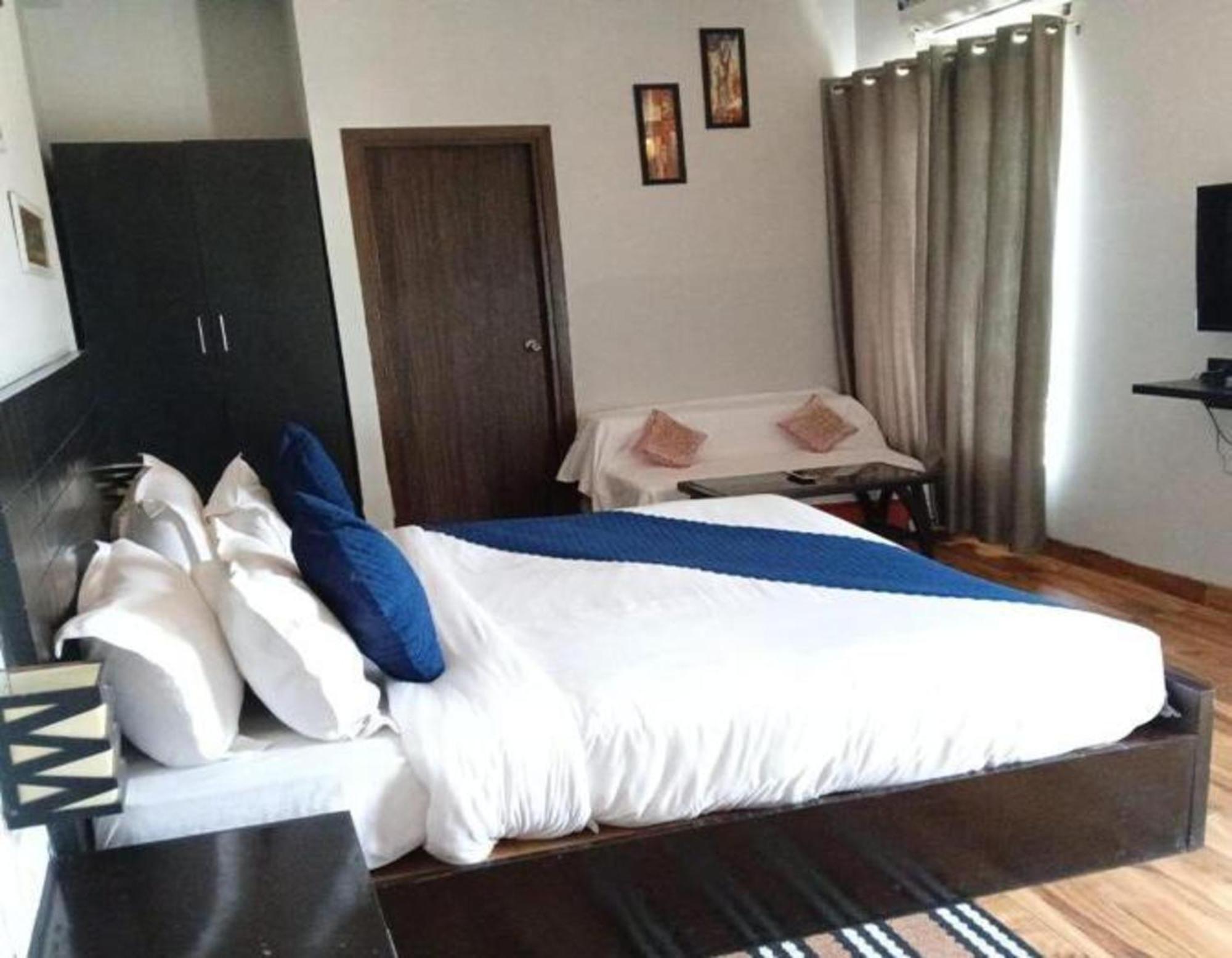 Vrindavan Dreams Hotel And Suites Exterior foto
