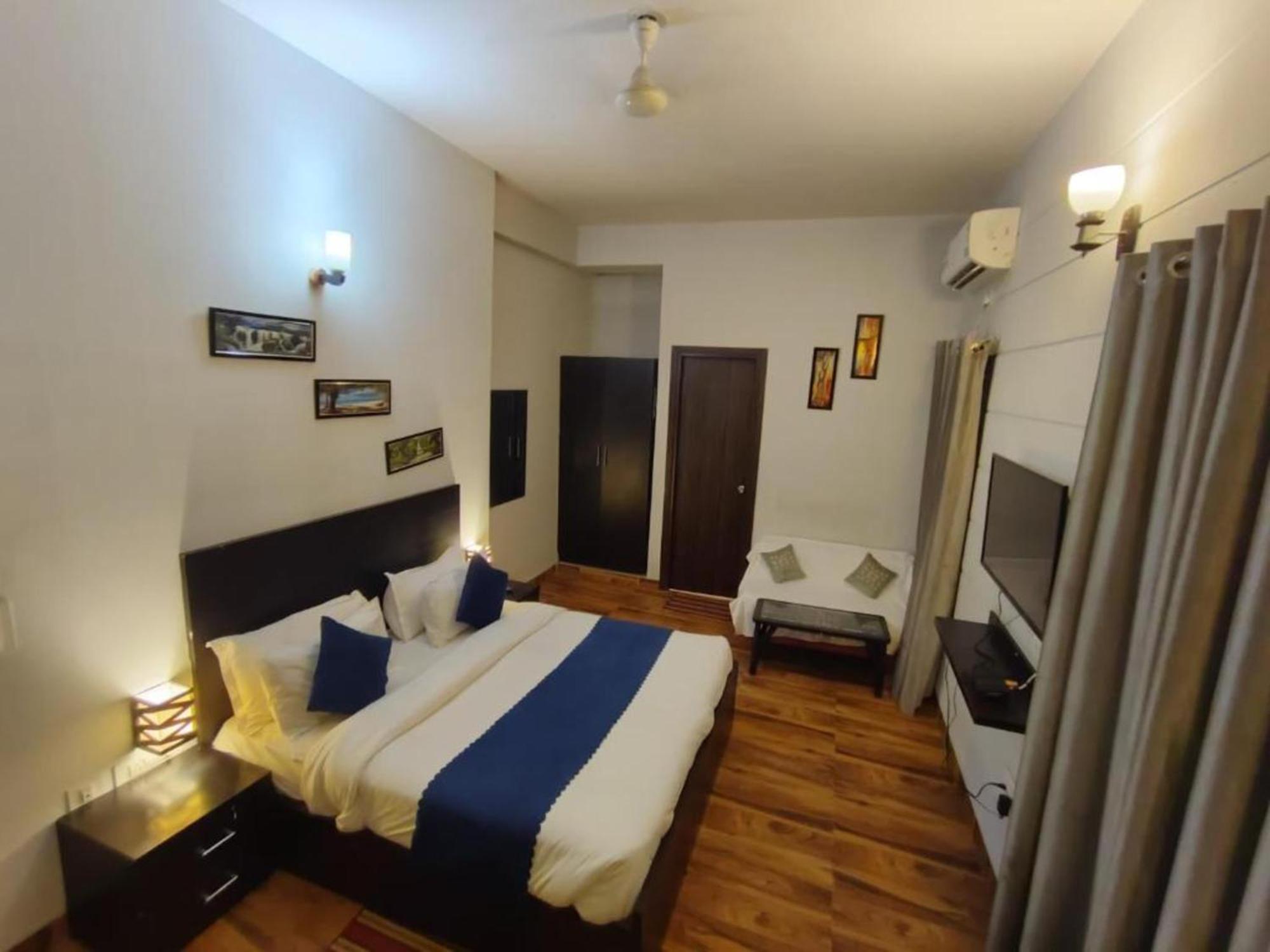 Vrindavan Dreams Hotel And Suites Exterior foto